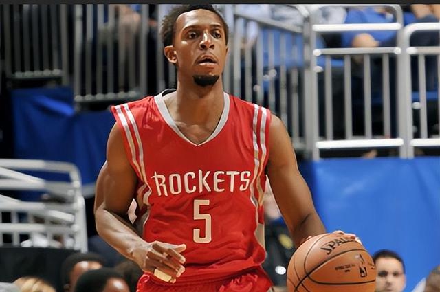 效力球队数量居NBA之冠 伊斯-史密斯现在在干什么?